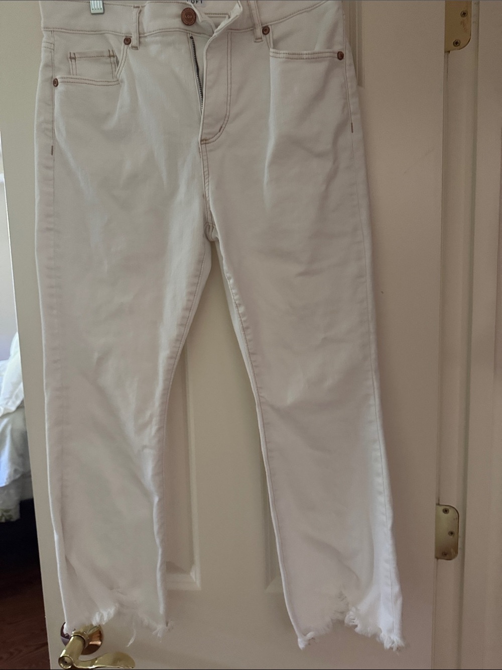 LOFT Cream Cropped Raw-Hem Straight Jeans